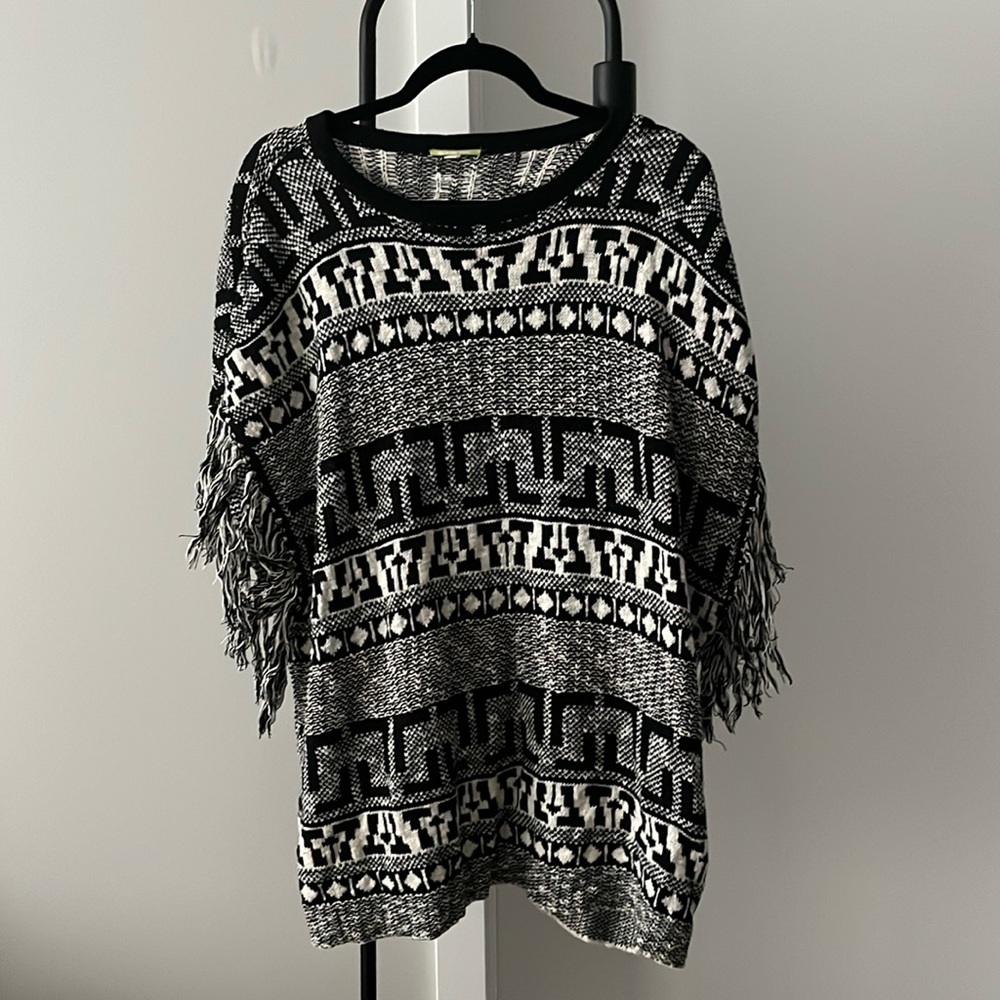 Gianni Bini sweater/ pancho xs